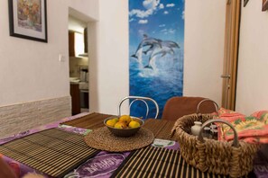 Dining - Holiday apartment with terrace and air conditioning (Grebaštica)