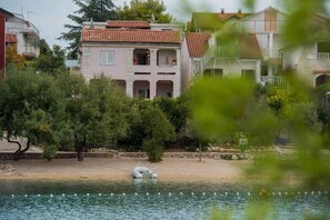 Exterior - Holiday flat with terrace and air conditioning (Grebaštica)