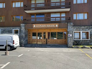 Esterni