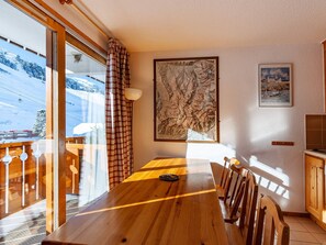 Dining - Charming 2-Bedroom Apt in Méribel Mottaret, Near Ski Slopes with Balcony and Stunning Views (Méribel)