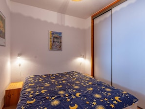 2 bedrooms
