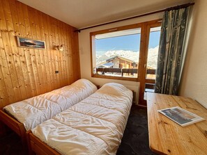 Room - Cozy studio for 2, 100m from slopes, balcony with Mont-Blanc view (La Plagne)