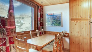 Unclassified image, 3 of 15, button - Charming 2-room flat with terrace and new kitchen in the heart of Méribel, direct access to slopes (Les Allues-Méribel)