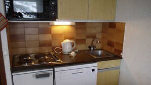 Private kitchen - Cozy studio by the slopes - Hameau du Mottaret (Les Allues-Méribel)