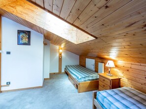 3 bedrooms, WiFi - Apartment in Méribel Mottaret with ski-in/ski-out access, balcony, and mezzanine (Méribel)