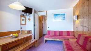 TV - Cozy apartment with balcony, WIFI, non-smoking, ski-in/ski-out - Méribel (Les Allues-Méribel)