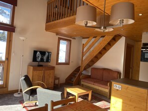 Télévision, cheminée