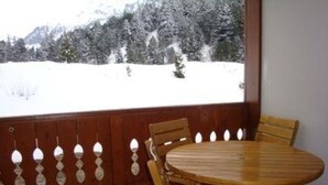 Outdoor dining - 2-bedroom apartment with balcony and ski locker in Méribel (Méribel)