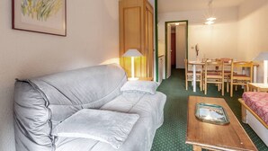 Living area - Family apartment in Méribel Mottaret with balcony (Méribel)