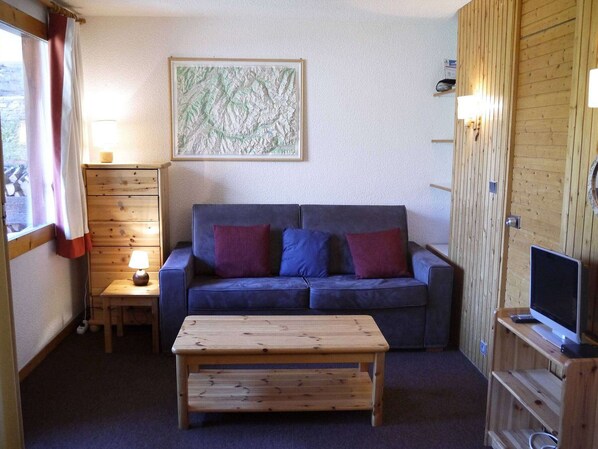 TV - Charming apartment with lift and ski locker, perfect for 4 people in Méribel (Méribel)