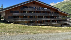 Exterior - Renovated studio with balcony in Méribel, ideal for skiing (Méribel)
