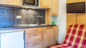 Interior - Renovated studio with balcony in Méribel, ideal for skiing (Méribel)
