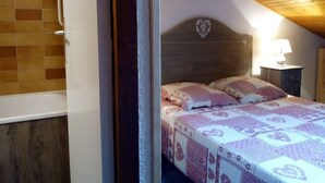 Room - Cozy apartment for 4 in Méribel, slopeside (Les Allues-Méribel)