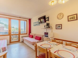Interior - "Appartement cosy 4 pers, balcon sud-ouest, ski aux pieds à 200m, animaux acceptés" (La Plagne)