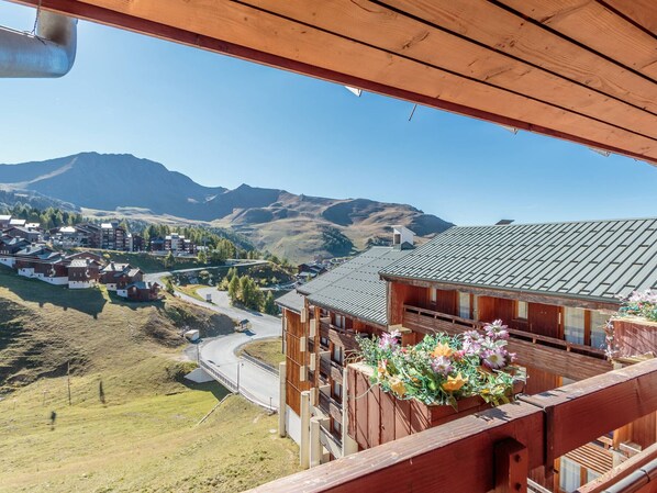 Property grounds - Bright apartment with WiFi and pets allowed in Plagne Soleil, sleeps 6 (Plagne Soleil)