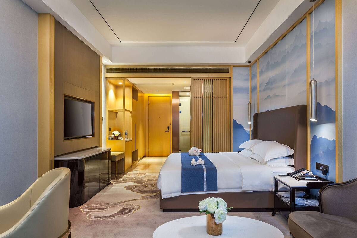 Phòng Executive, 1 giường cỡ king, hút thuốc | Két bảo mật tại phòng, bàn, bàn ủi/dụng cụ ủi quần áo 