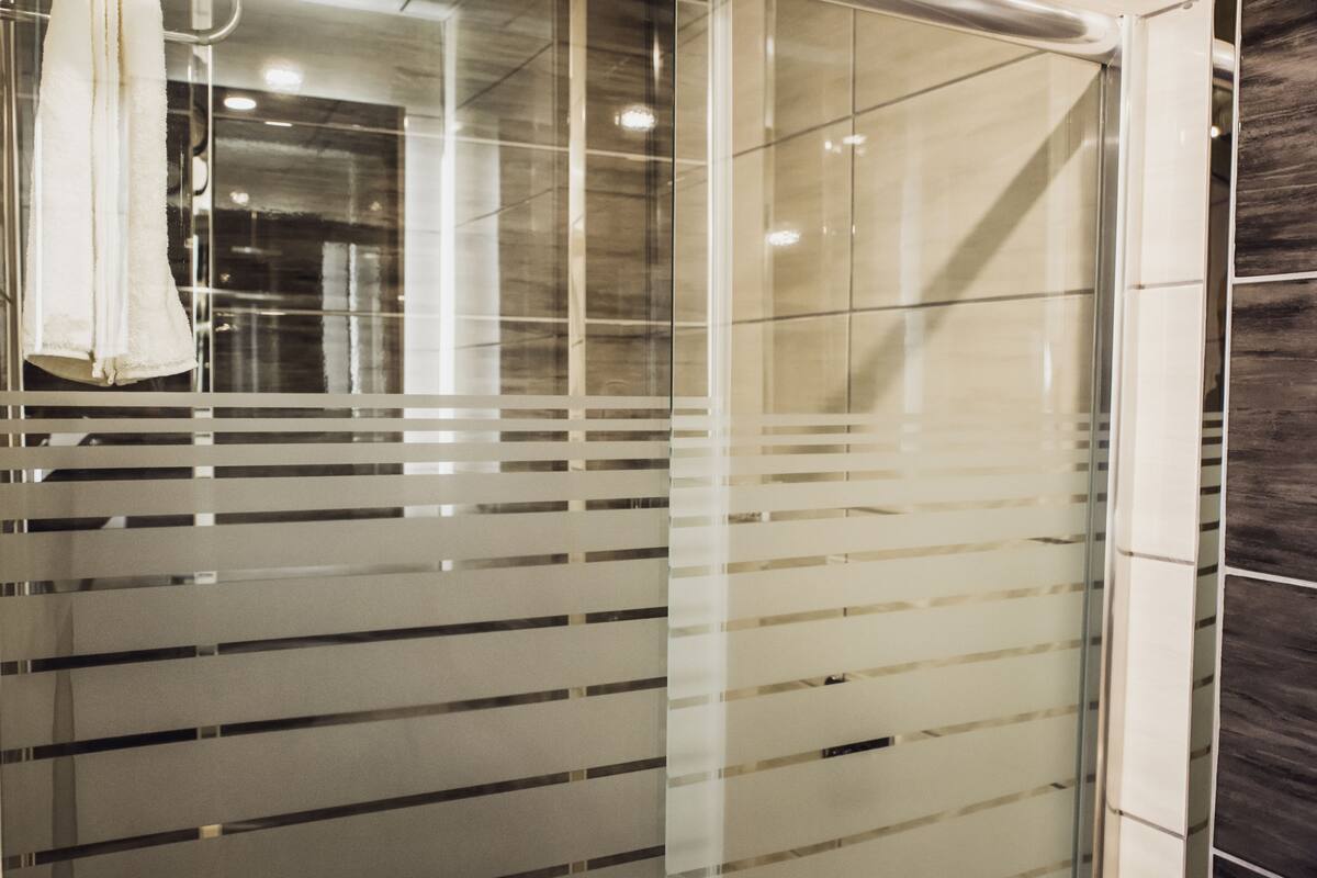 shower, rainfall showerhead, eco-friendly toiletries, hair dryer