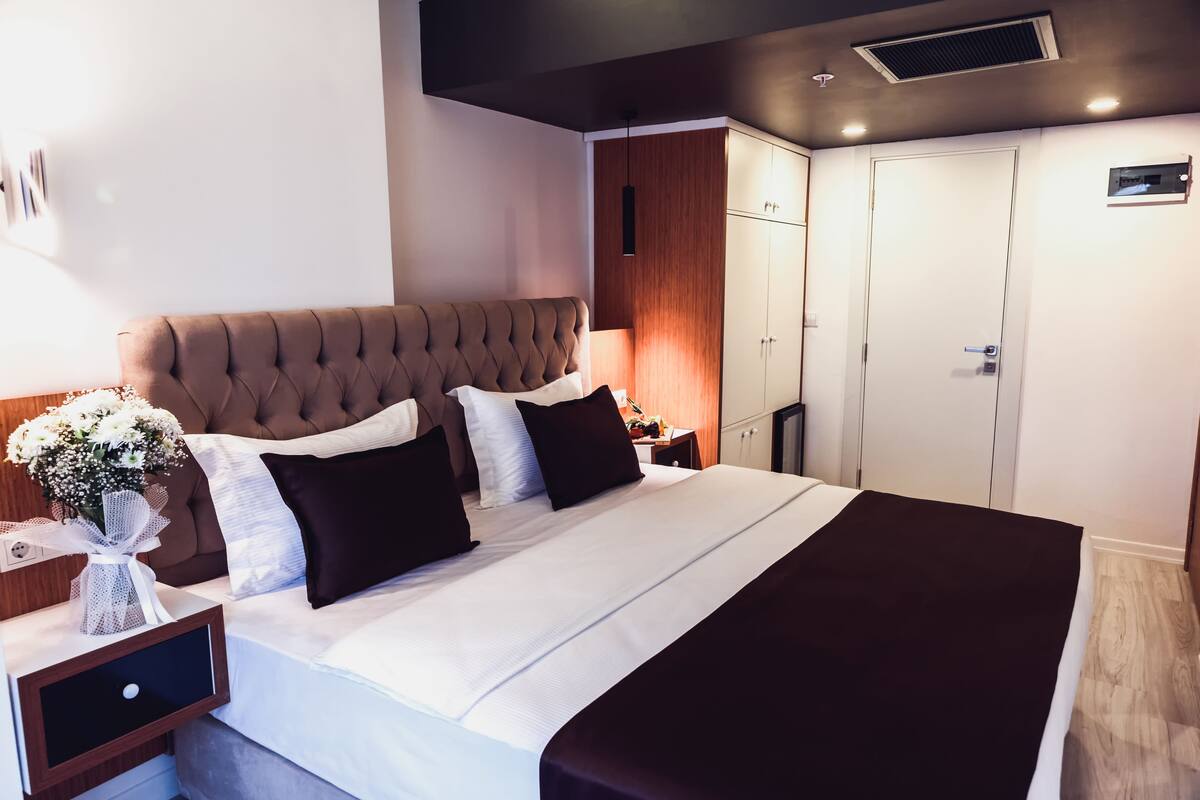 standard double or twin room | 1 bedroom, premium bedding, memory-foam beds, minibar