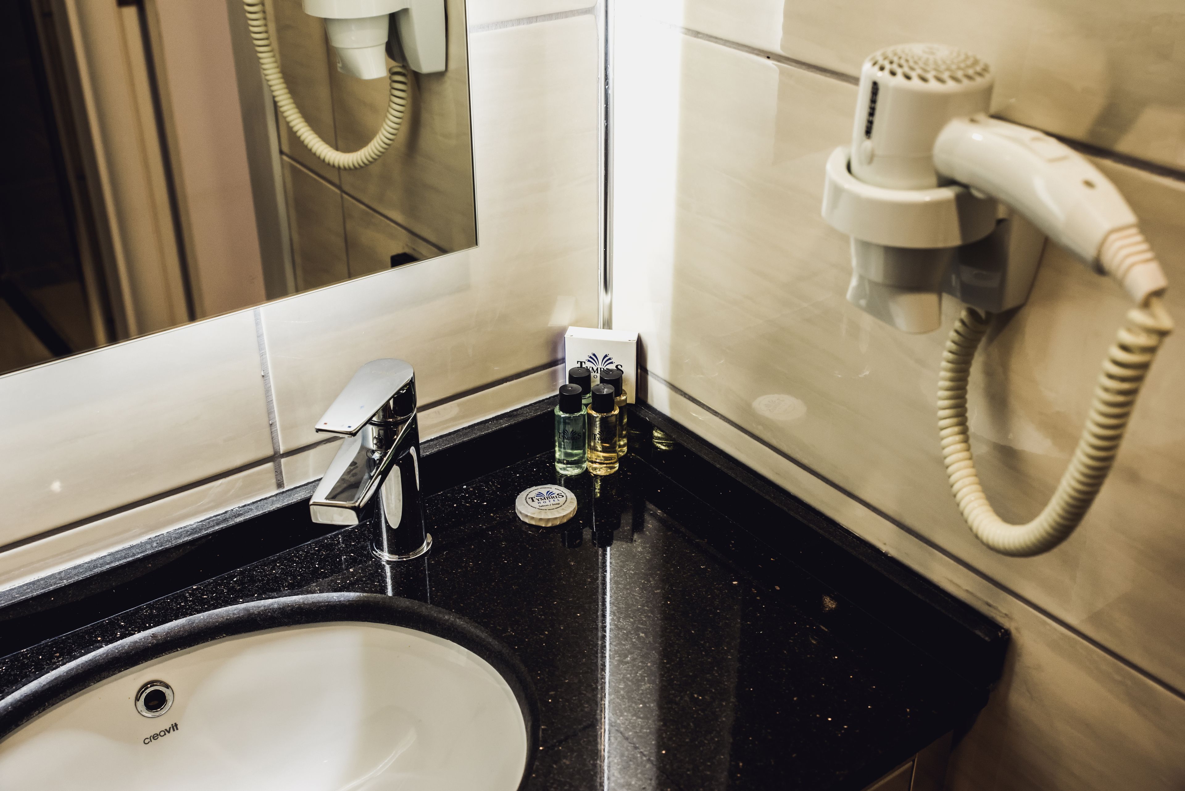 1 bedroom, premium bedding, memory-foam beds, minibar