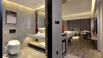 Executive Room, 1 King Bed | Bathroom | Designer toiletries, hair dryer, bathrobes, slippers