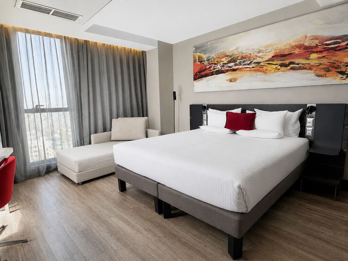 Superior Double Room with Sofa | Minibar, in-room safe, desk, laptop workspace