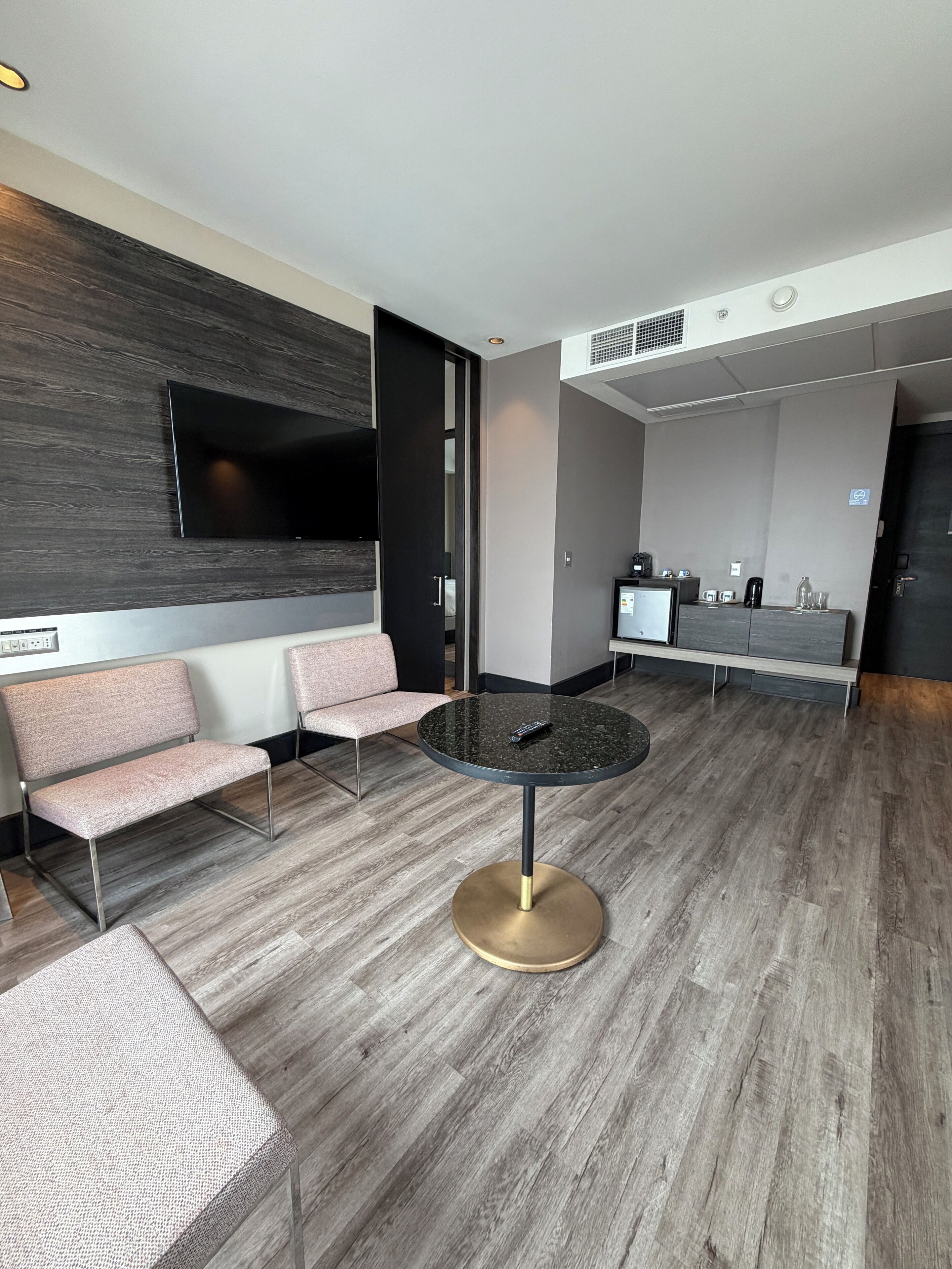 Superior King Suite | Minibar, in-room safe, desk, laptop workspace