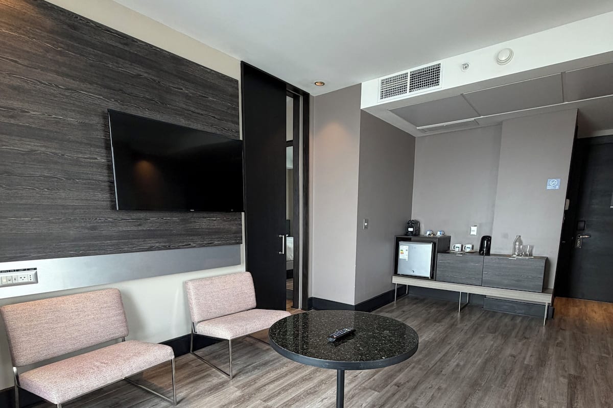 Superior King Suite