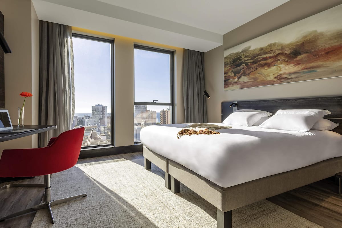 superior room, 1 queen bed | minibar, in-room safe, desk, laptop workspace