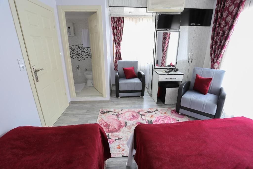 minibar, desk, soundproofing, free wifi