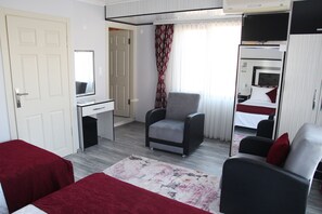 Minibar, desk, soundproofing, free WiFi - Kural Pansiyon (Amasra)
