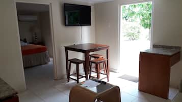 Habitación estándar, 1 habitación, para no fumadores | Decoración personalizada y muebles diferentes