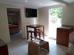 Rom – standard, 1 soverom, ikke-røyk | Individuelt dekorert, individuelt innredet og skrivebord for bærbar PC