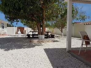 Courtyard - Maria Mulata Apartments (Noord)
