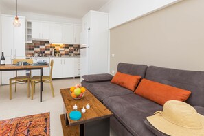 Apartment | Living area - Erdem City Apart Hotel (Kas)