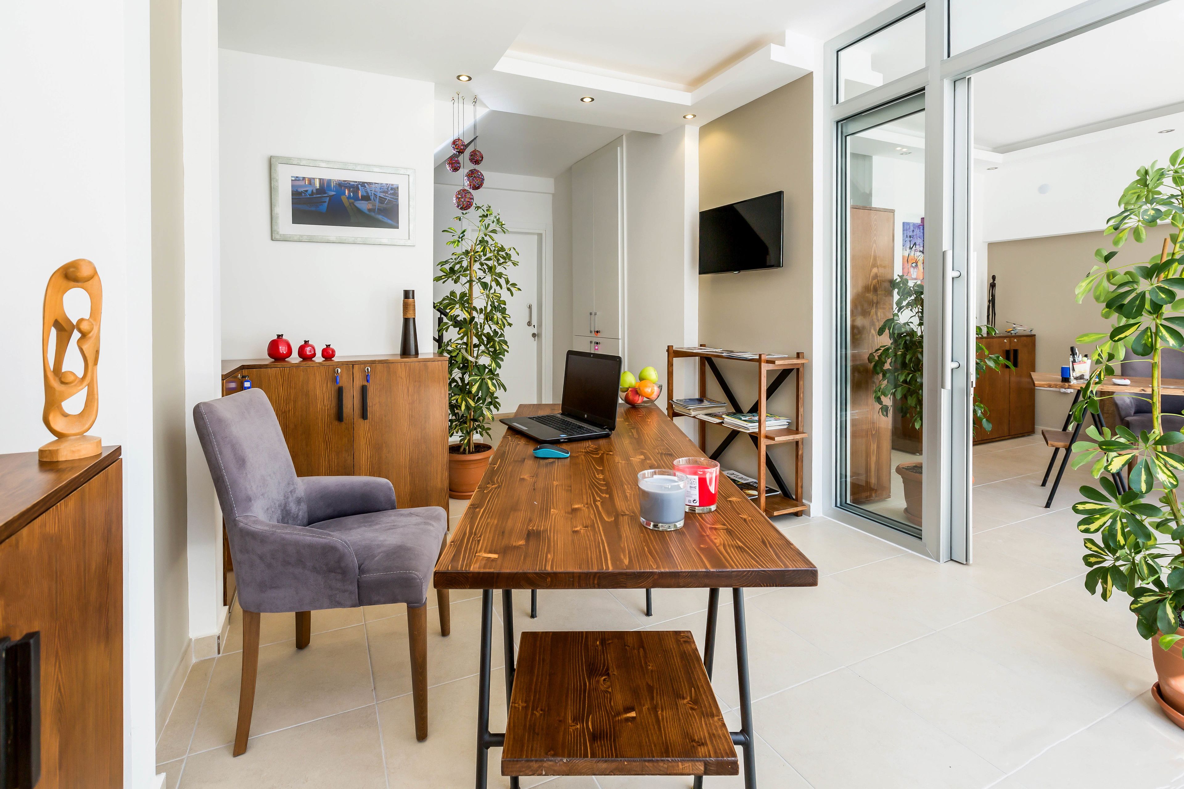 Huoneisto | Oleskelualue | LCD-televisio