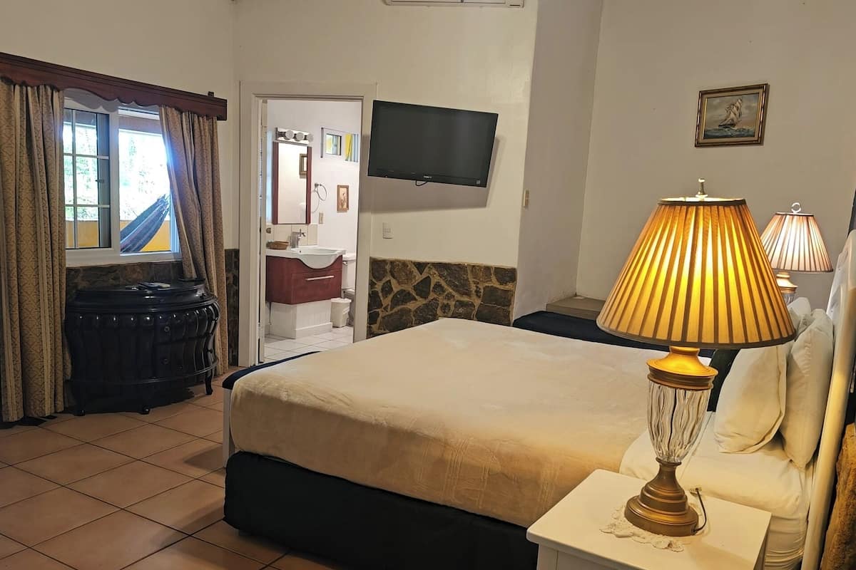 Habitació doble estàndard, 1 llit de matrimoni | Wifi gratuïta