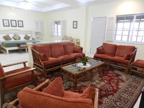 Televisión 32 pulgadas con canales de televisión por cable