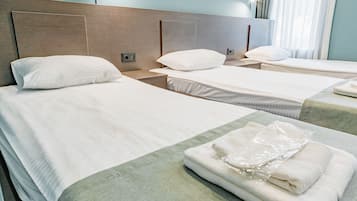 Phòng 3 Deluxe | Bộ đồ giường cao cấp, nệm có lớp đệm bông