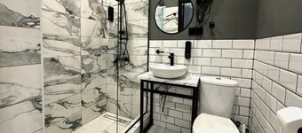 Route Hotel