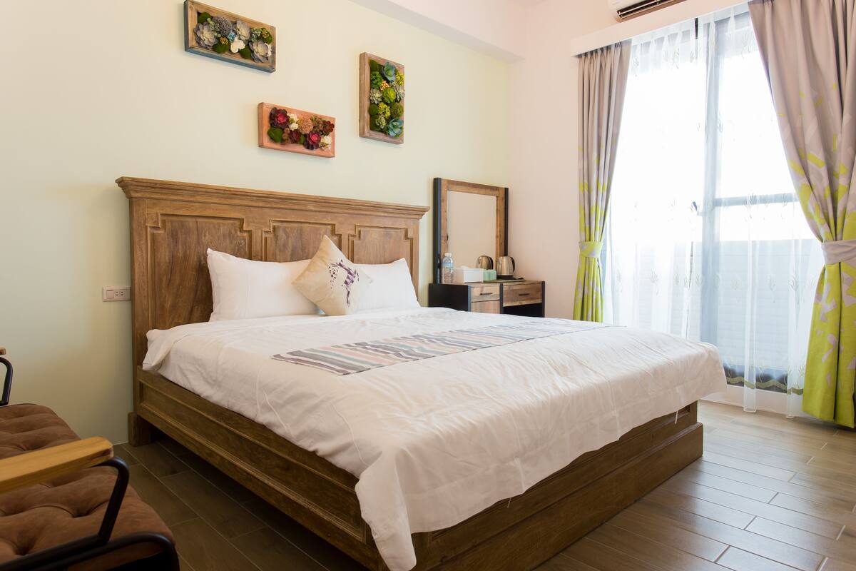 Standard Double Room (302) | Desk, blackout drapes, soundproofing, free WiFi