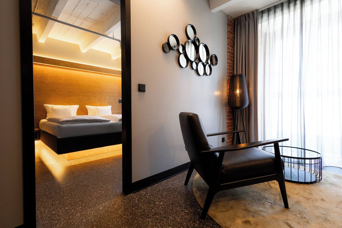 Standard Suite | Living area | 50-cm Smart TV with premium TV channels, TV
