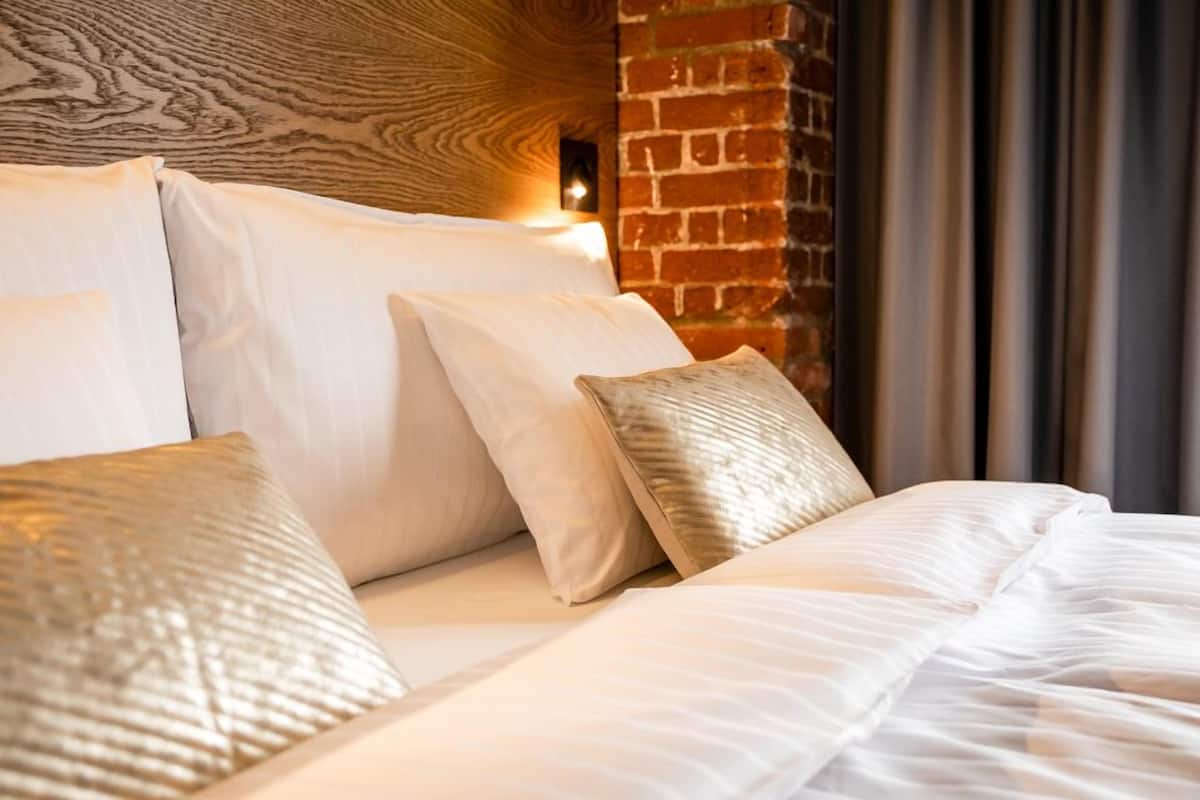 1 slaapkamer, een kluis op de kamer, individueel gedecoreerd
