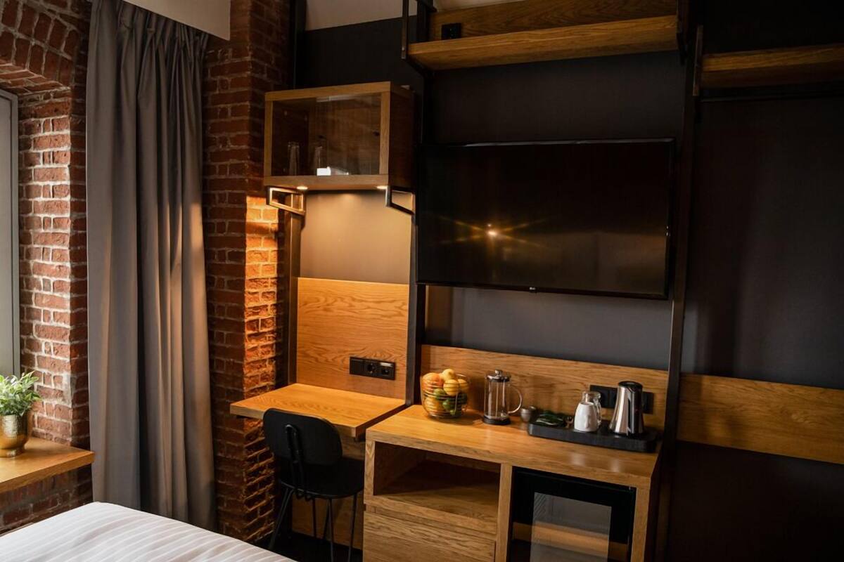 Superior Double Room, River View | 1 bedroom, in-room safe, desk, blackout curtains