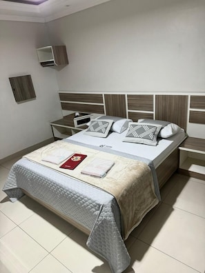 واي فاي مجانًا وملاءات أسرّة