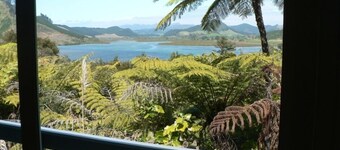 Serene Opoutere Bush Haven (family and pet-friendly)