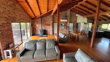 TV, fireplace, DVD player, books