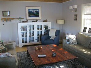 Tv, eldstad, tv-spel och dvd-spelare