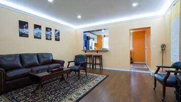 Téléviseur connecté, foyer, écran d’ordinateur