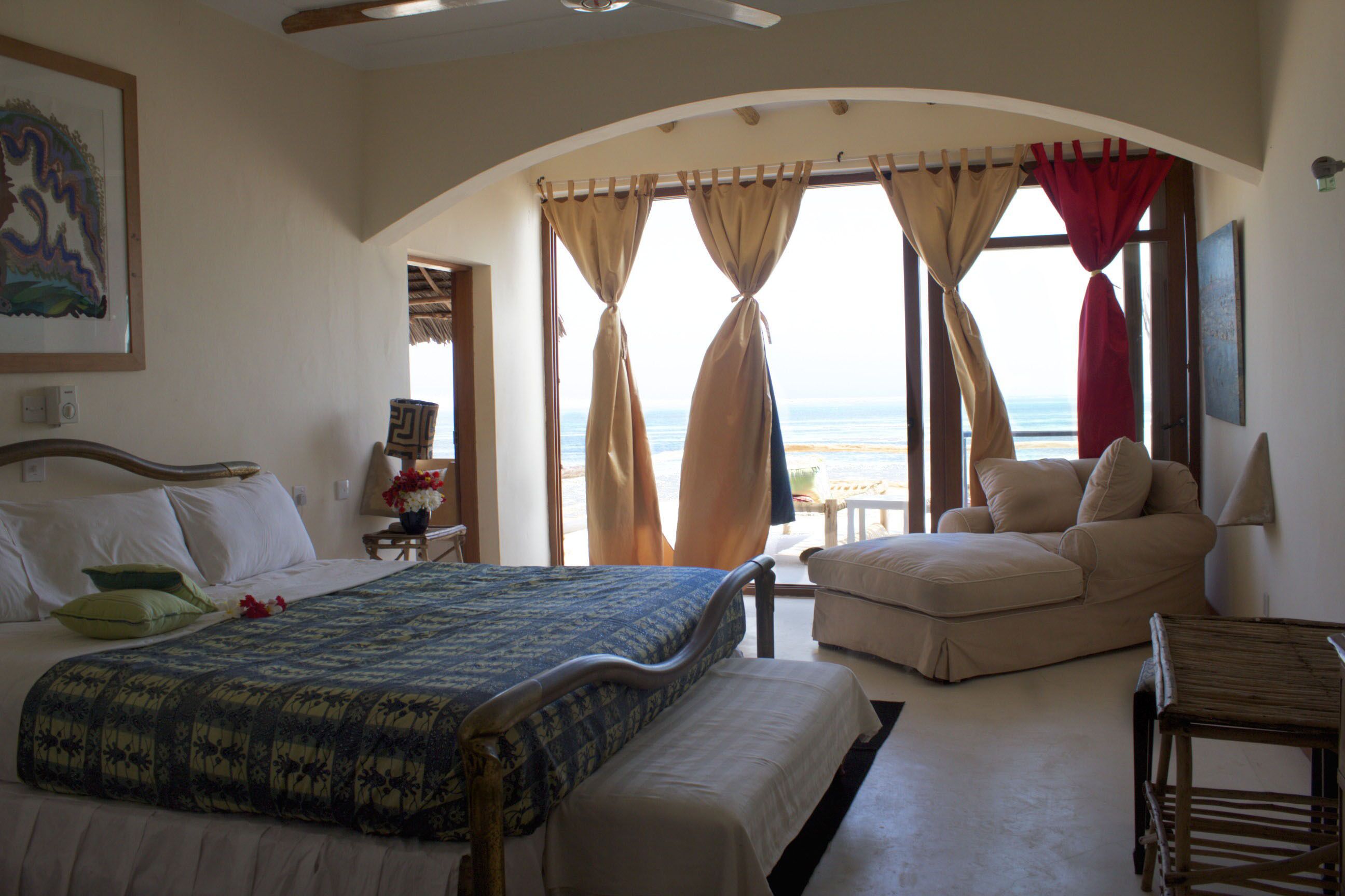 4 bedrooms, desk, iron/ironing board, travel crib