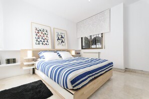 3 bedrooms, iron/ironing board, free WiFi, bed sheets - GRANADA CENTER COMFORTABLE + PARKING + 2 BA + 3 BR (Granada)